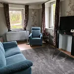 Le Lombry Nyaraló *