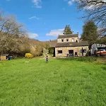 Le Lombry Nyaraló *